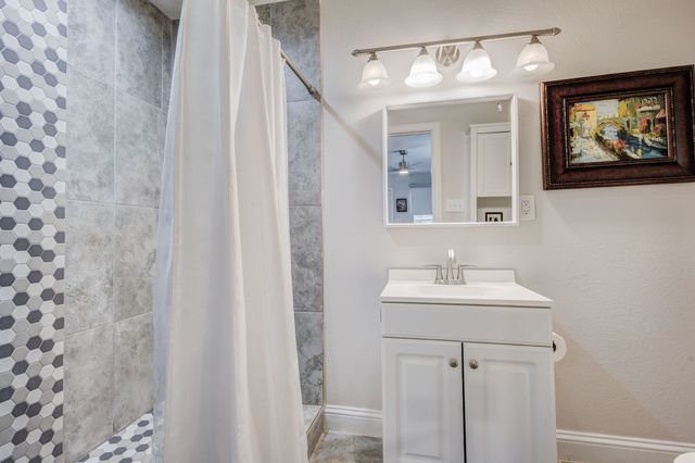 2744 Catherine Street, Dallas, TX 75211