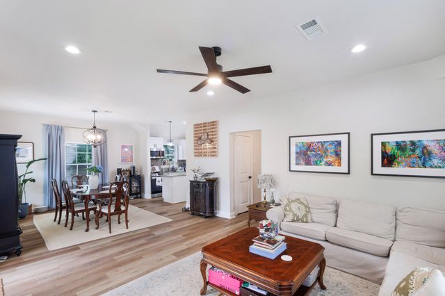 2744 Catherine Street, Dallas, TX 75211