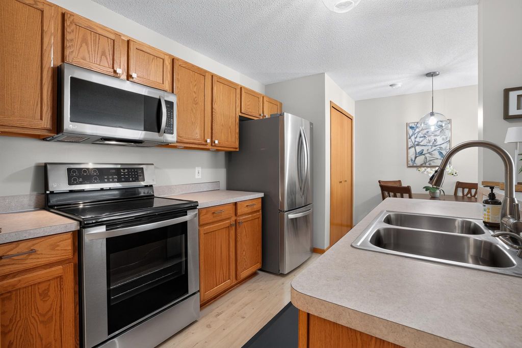 15955 Finch Lane, Apple Valley, MN 55124 — photo 2