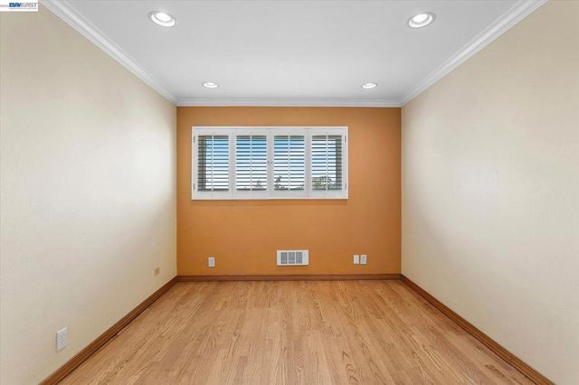 2137 Otis Dr 305, Alameda, CA 94501