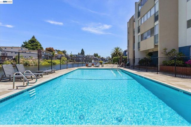 2137 Otis Dr 305, Alameda, CA 94501
