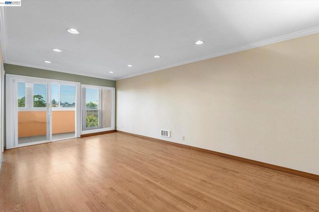 2137 Otis Dr 305, Alameda, CA 94501