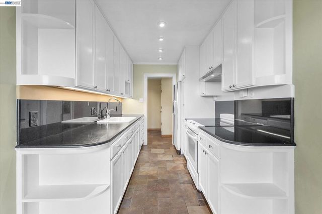 2137 Otis Dr 305, Alameda, CA 94501