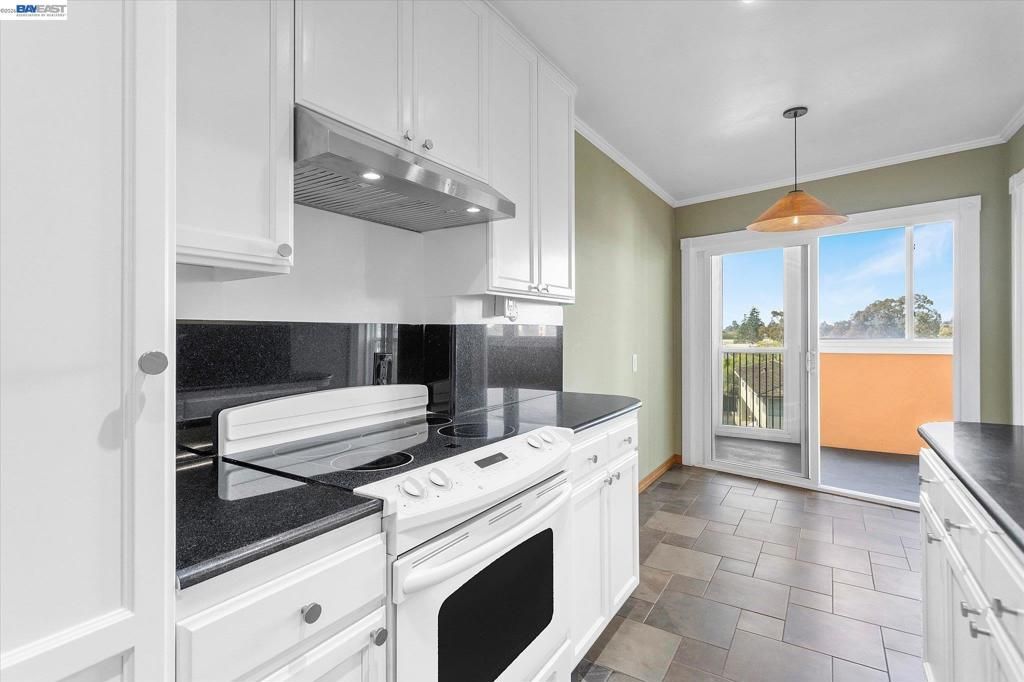 2137 Otis Dr 305, Alameda, CA 94501