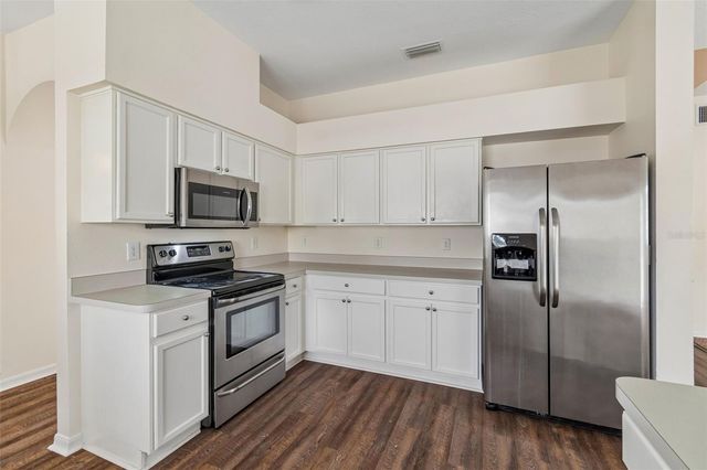 3307 PINE TOP DRIVE, Valrico, FL 33594