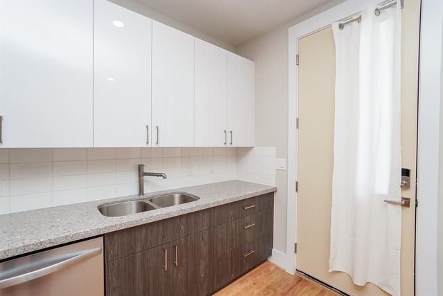 2401 Crawford Street A112, Houston, TX 77004