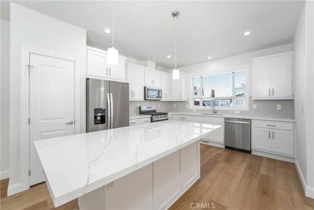 14851 Jeffrey 145, Irvine, CA 92618