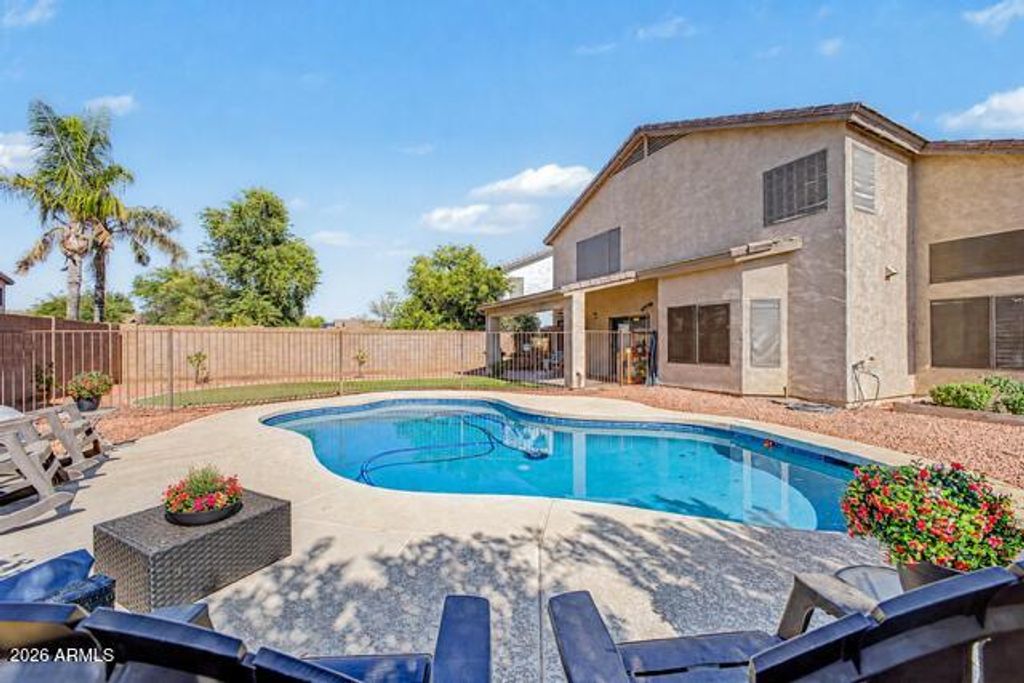 284 W GOLDFINCH Way, Chandler, AZ 85286 — photo 4