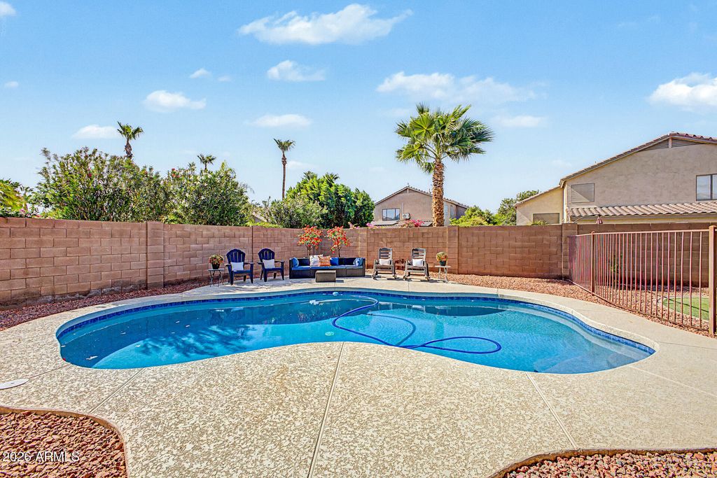 284 W GOLDFINCH Way, Chandler, AZ 85286 — photo 5