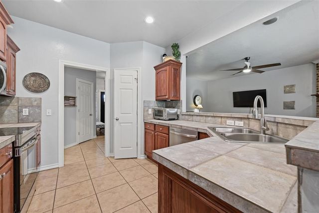 139 Tulip Trail, Edmond, OK 73025