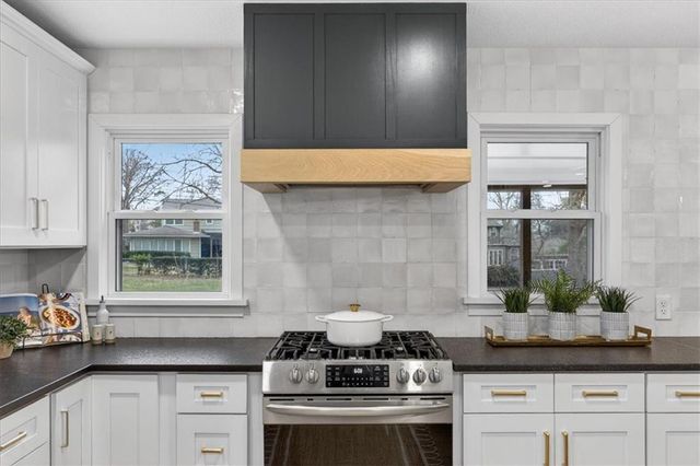 6204 W 61st Terrace, Mission, KS 66202