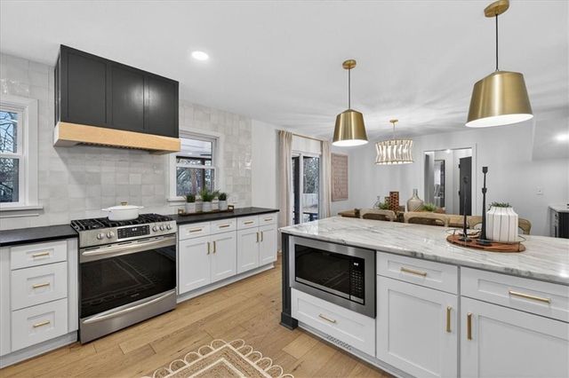 6204 W 61st Terrace, Mission, KS 66202