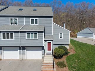 31 Blithewood Ave 1201, Worcester, MA 01604