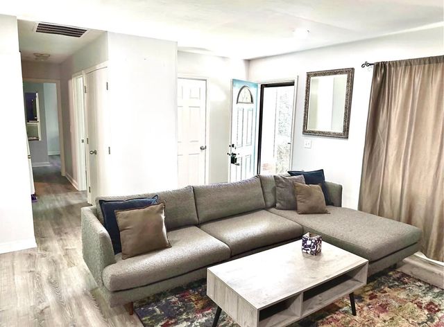 230 Delaware Drive, Bolingbrook, IL 60440