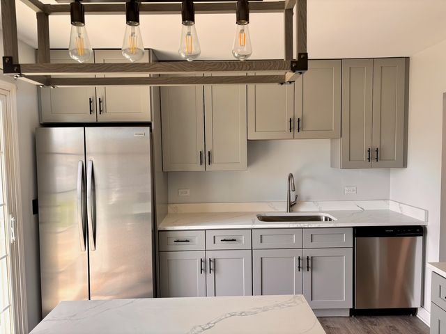 230 Delaware Drive, Bolingbrook, IL 60440