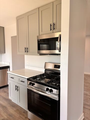 230 Delaware Drive, Bolingbrook, IL 60440