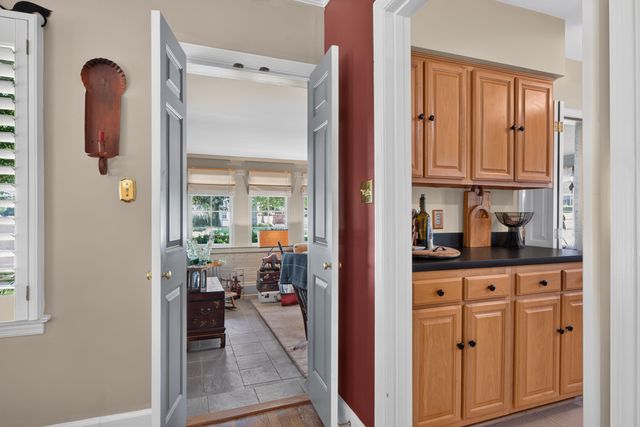 1566 Tates Creek Road, Lexington, KY 40502