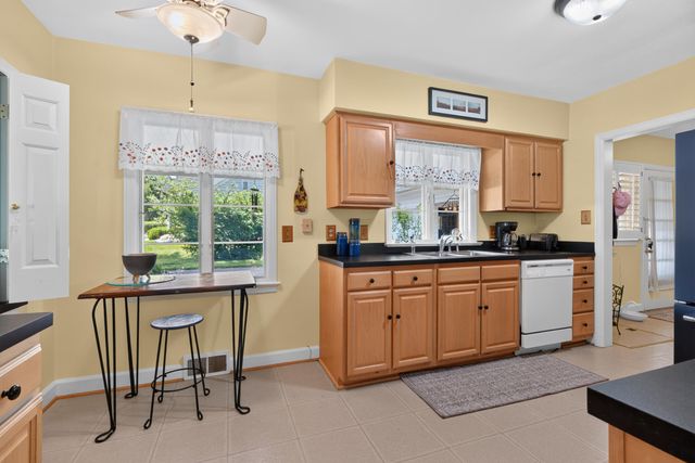 1566 Tates Creek Road, Lexington, KY 40502
