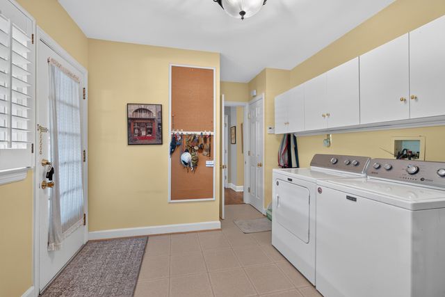 1566 Tates Creek Road, Lexington, KY 40502