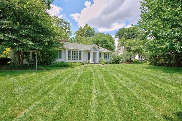 1566 Tates Creek Road, Lexington, KY 40502
