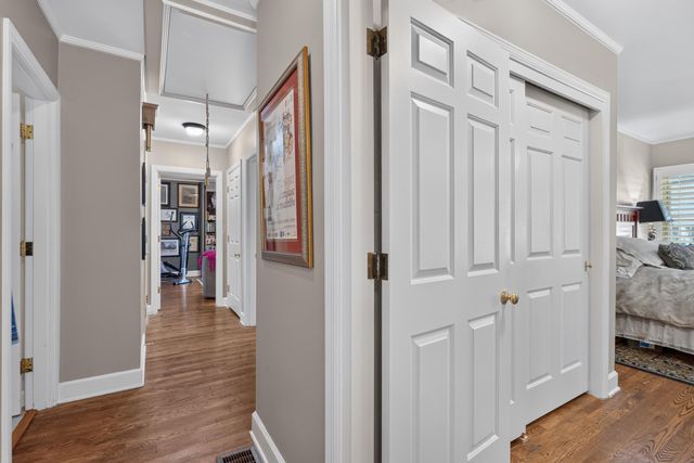 1566 Tates Creek Road, Lexington, KY 40502