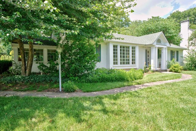 1566 Tates Creek Road, Lexington, KY 40502