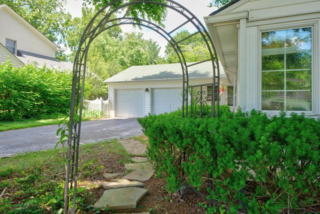 1566 Tates Creek Road, Lexington, KY 40502