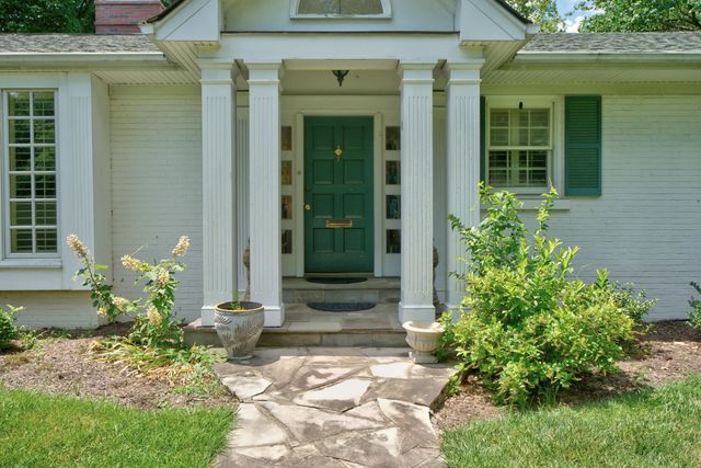 1566 Tates Creek Road, Lexington, KY 40502