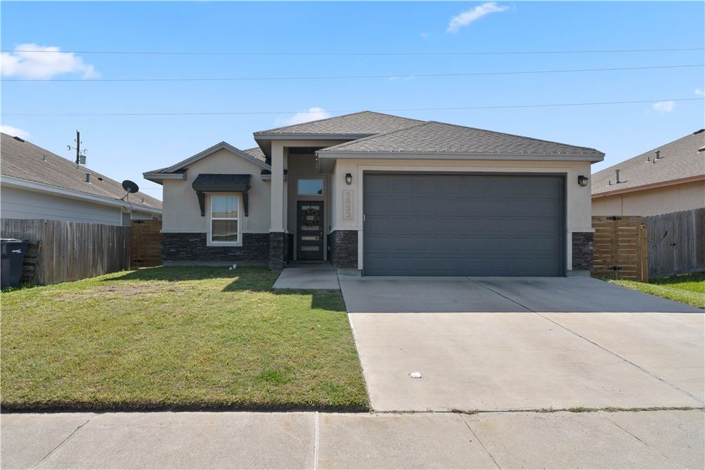1633 Antoinette Dr, Corpus Christi, TX 78418 — exterior