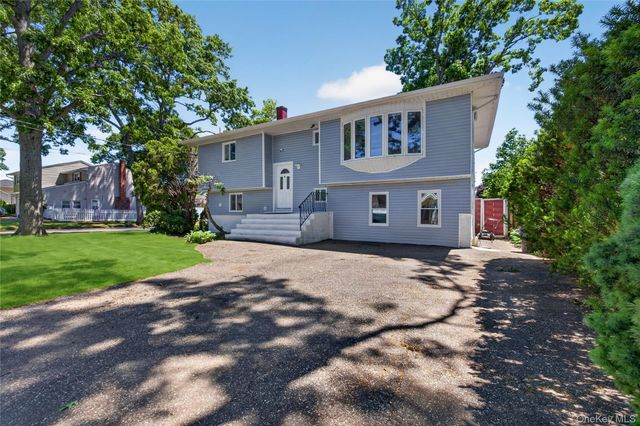 370 Chelsea Avenue, West Babylon, NY 11704