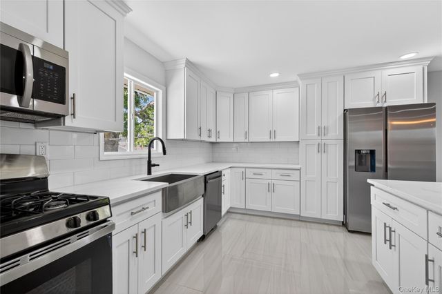 370 Chelsea Avenue, West Babylon, NY 11704