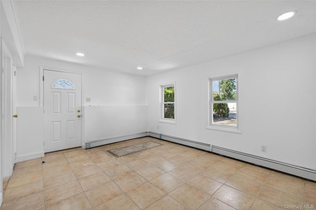 370 Chelsea Avenue, West Babylon, NY 11704