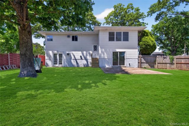 370 Chelsea Avenue, West Babylon, NY 11704