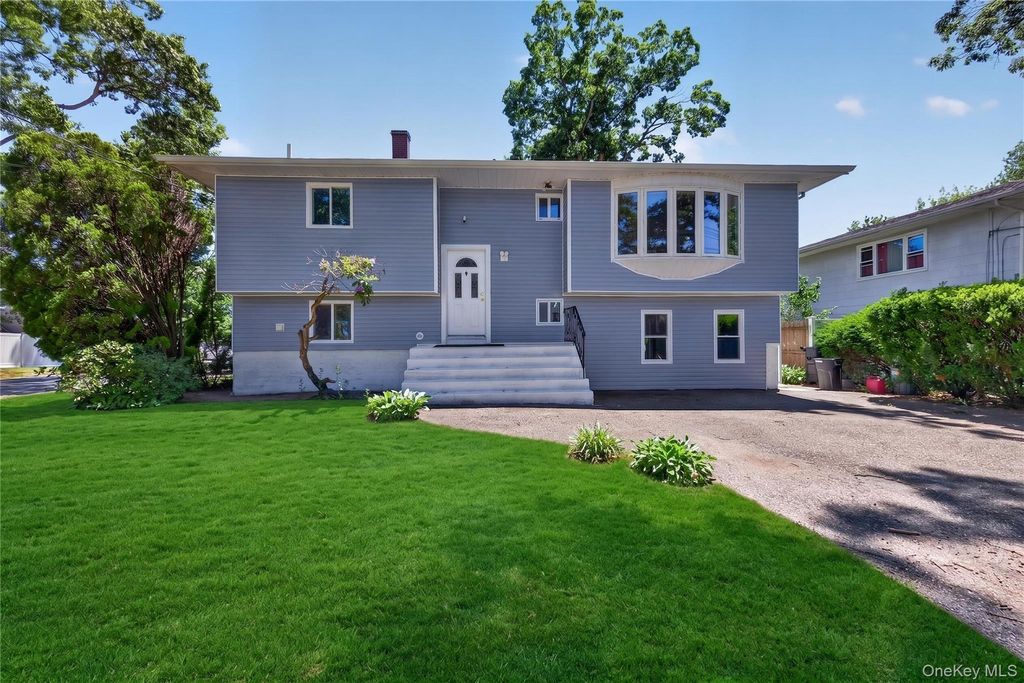 370 Chelsea Avenue, West Babylon, NY 11704