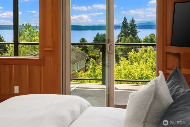 5322 47th Avenue SW, Seattle, WA 98136