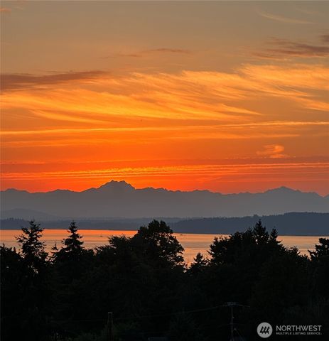 5322 47th Avenue SW, Seattle, WA 98136