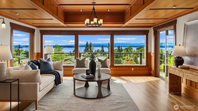 5322 47th Avenue SW, Seattle, WA 98136