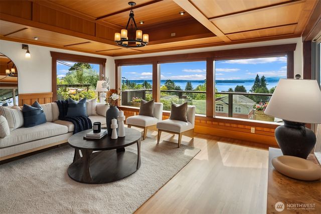 5322 47th Avenue SW, Seattle, WA 98136