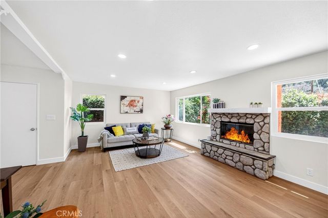 7552 Thousand Oaks, Tujunga, CA 91042