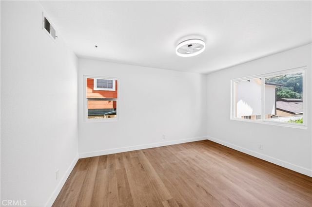 7552 Thousand Oaks, Tujunga, CA 91042