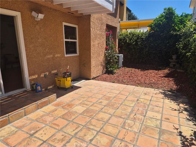 7552 Thousand Oaks, Tujunga, CA 91042