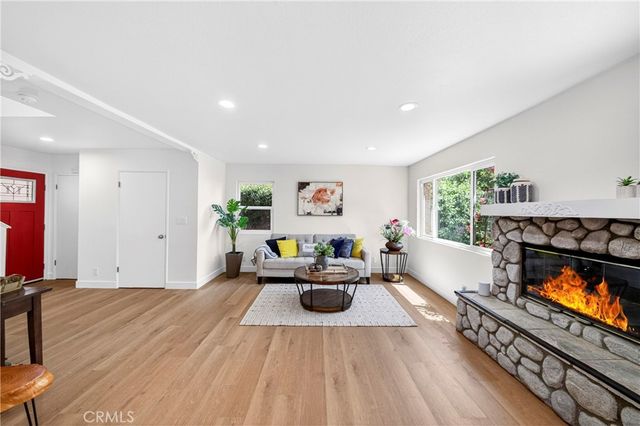 7552 Thousand Oaks, Tujunga, CA 91042