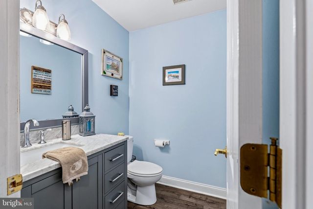 2 GREEN MEADOW CT, Newark, DE 19711