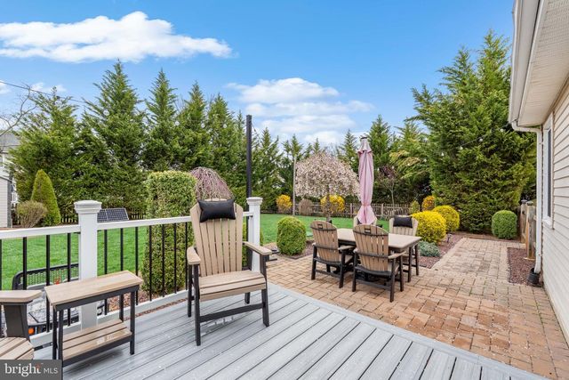 2 GREEN MEADOW CT, Newark, DE 19711