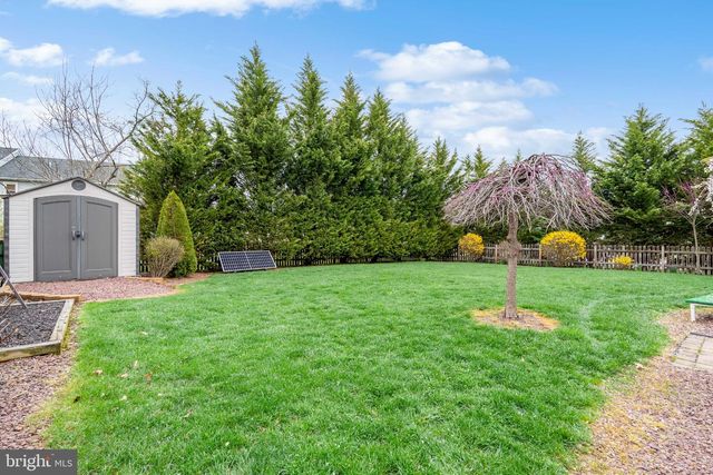 2 GREEN MEADOW CT, Newark, DE 19711