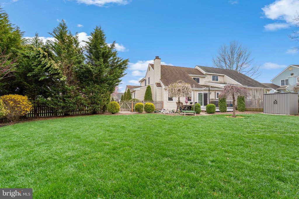 Image 30 of property listing at 2 GREEN MEADOW CT, Newark, DE 19711