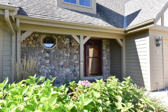 655 Machenry CIRCLE #B, Brookfield, WI 53045