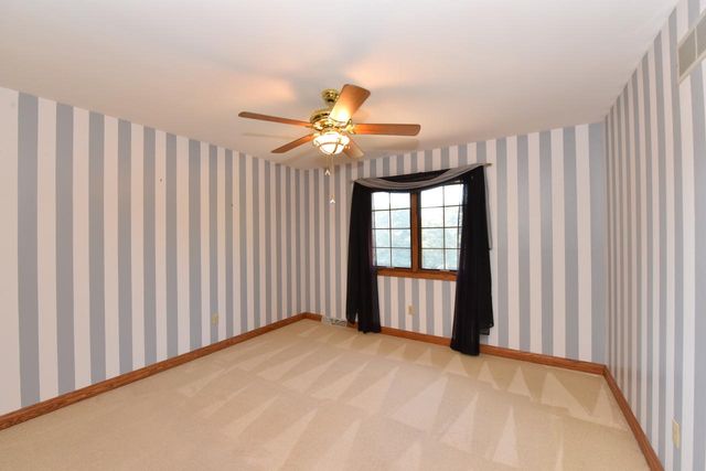 655 Machenry CIRCLE #B, Brookfield, WI 53045