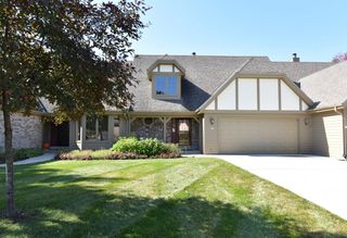 655 Machenry CIRCLE #B, Brookfield, WI 53045