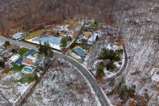 66 Silver Grove Rd, Hardyston Twp., NJ 07460